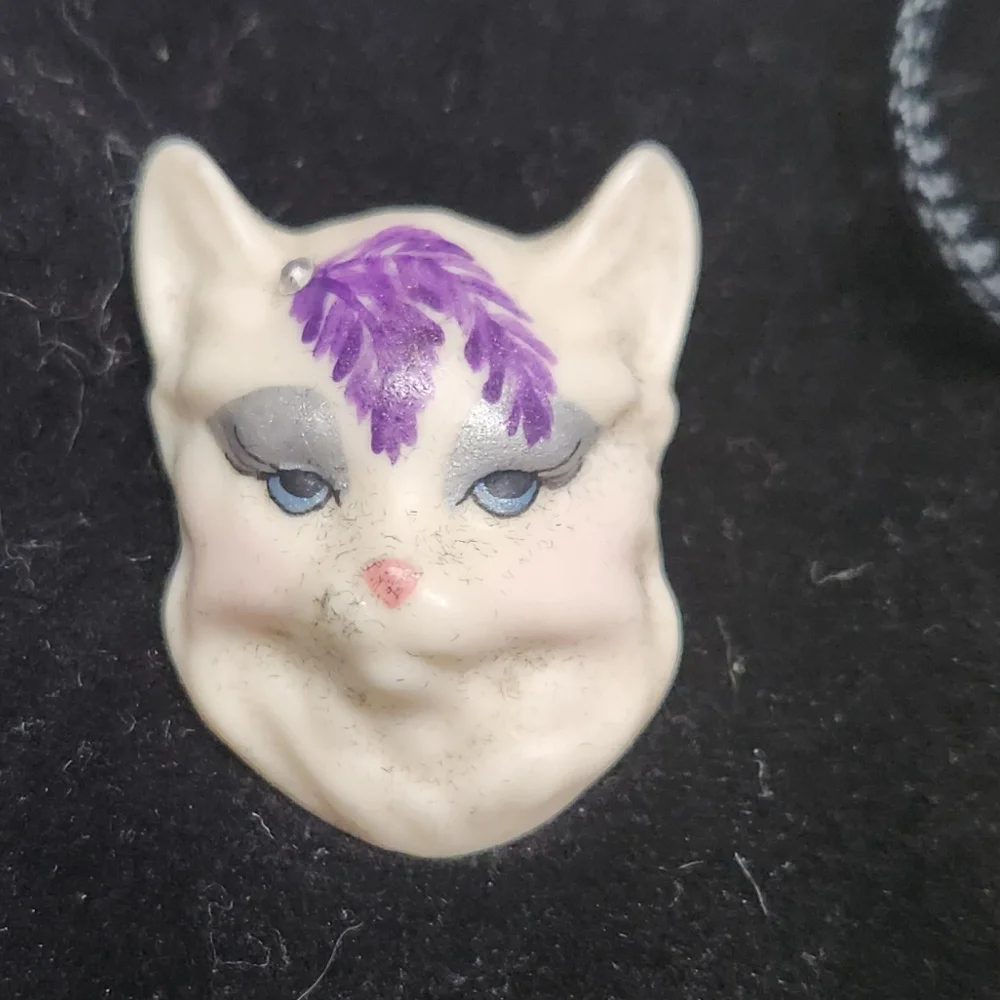 Bundle of 5 Cat Broaches/ Pins - Picture 6 of 6